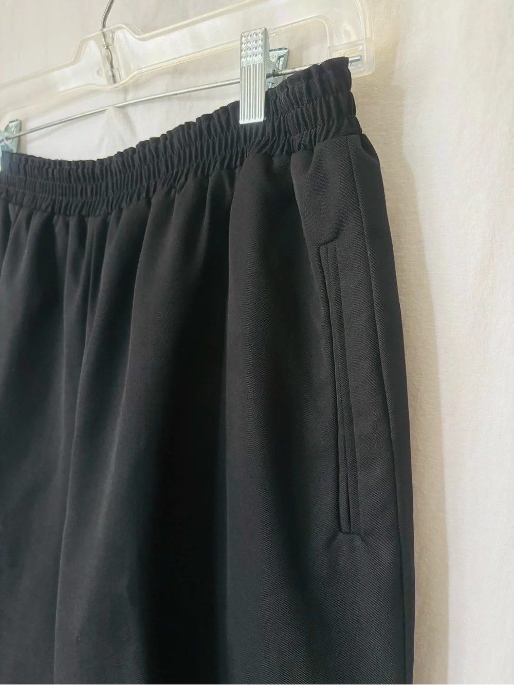 Harlan elegant black